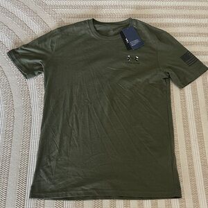 NWT small men’s under armour tee pit 19 length 28.5 freedom